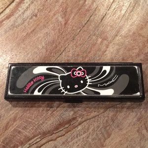 MAC Hello Kitty TOO DOLLY eyeshadow palette